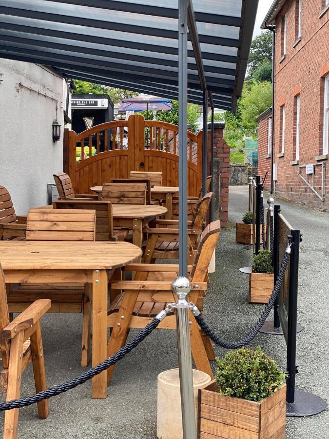 Old New Inn, Llanfyllin Eksteriør bilde